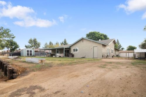 9479 Stirrup St, Riverside CA  92509-4960 exterior