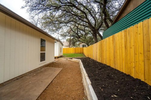 4506 Dorsett Oaks Cir, Austin TX  78727-5811 exterior