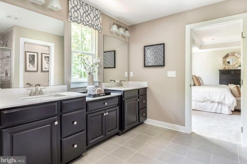 41 Winifred Dr, Hanover PA 17331 exterior