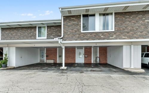 5 Cour Deauville, Palos Hills, IL 60465-2406