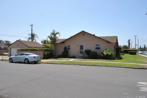 2002 Ninth St, Anaheim CA  92802-3203 exterior