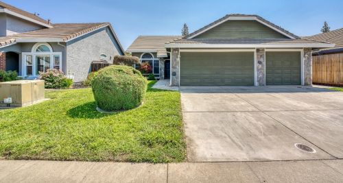 8861 Silvery Blue Way, Elk Grove, CA 95624-3267