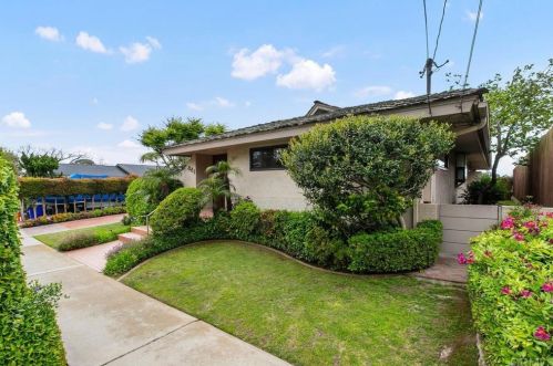 821 Moana Dr, San Diego, CA 92106-2811