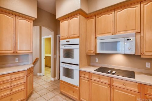 22540 Peakview Dr, Aurora CO 80016-7026 exterior