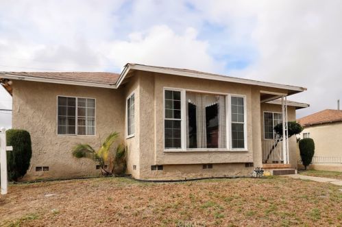 705 Kalsman Ave, Compton, CA 90220-1524