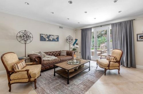 1566 Hillside Dr, Glendale CA  91208-2456 exterior