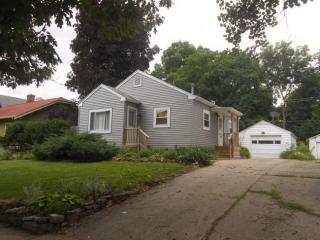 911 Union St, Champaign IL  61821-3323 exterior
