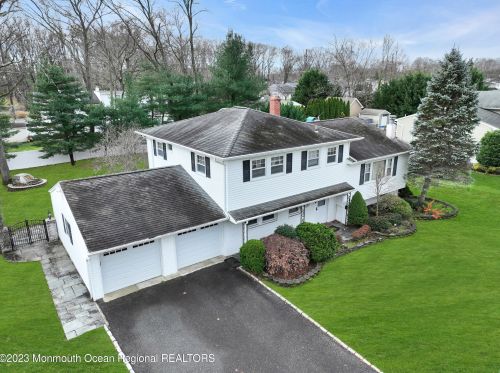 4 Judith Ct, Tinton Falls NJ  07712-4136 exterior