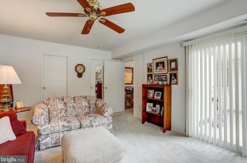 54 Valleybrook Dr, Lancaster PA  17601-4612 exterior