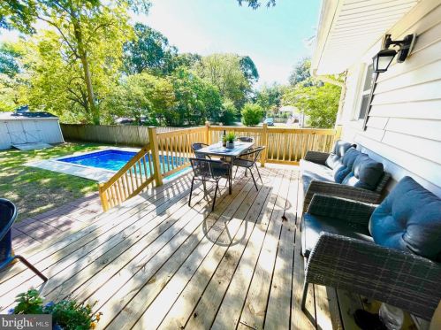 733 Stinchcomb Rd, Severna Park MD  21146-4223 exterior