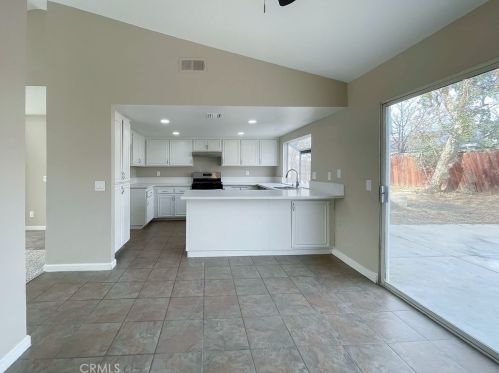 765 Avenue, Lancaster, CA 93534-7428
