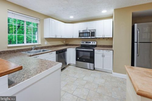 8364 Fern Leaf Ct, Springfield VA  22153-3863 exterior