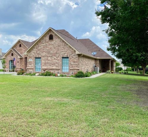 664 Brookcrest Ct, Waxahachie, TX 75165-6142