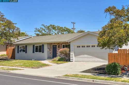 8067 Tamarack Dr, Pleasanton, CA 94568-1544