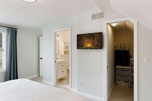 2106 Highland Pkwy, Saint Paul MN  55116-1311 exterior