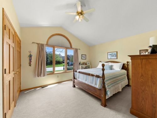 1315 Yorkshire Dr, Sycamore IL  60178-3236 exterior