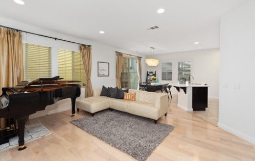 38 Latitude, Irvine CA  92618-8821 exterior