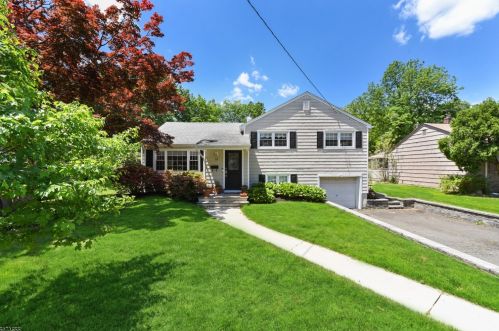 13 Cornell St, Town Center, NJ 07052-2509