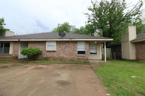 1616 Windsong Ln, Irving TX  75060-4559 exterior