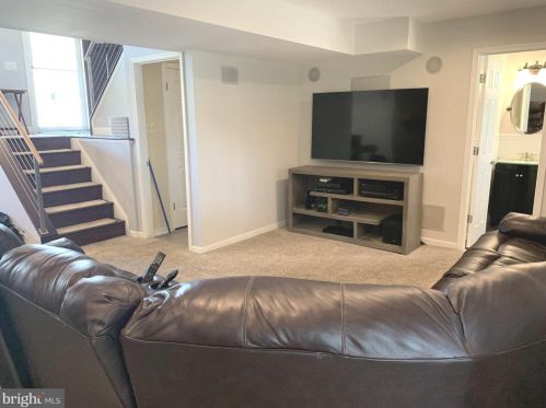 9492 Vollmerhausen Dr, Columbia MD  21046-2004 exterior