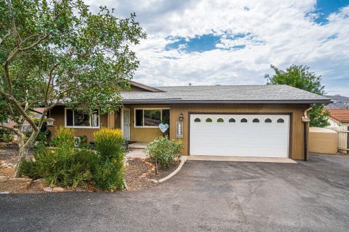 8454 Vista Del Cajon Pl, Lakeside, CA 92040-5521
