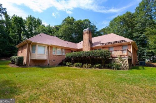 3165 Spring Lake Dr, Conyers GA 30013-5411 exterior