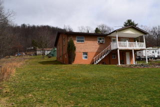 189 Hughes Rd, Glade Springs, WV 25832-9502