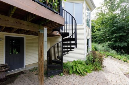 89 Falcon Ridge Rd, Torrington CT  06790-4389 exterior