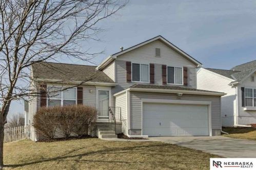 15420 Reynolds St, Bennington, NE 68007-1458