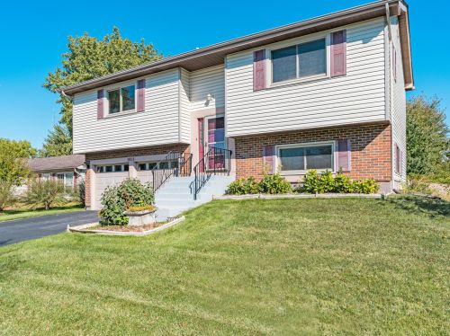 3815 Clipper Dr, Hanover Park, IL 60133-6201