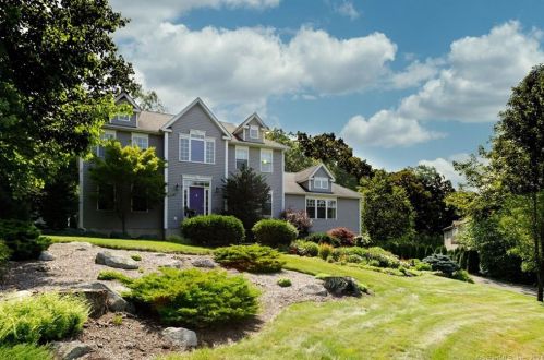 6 Red Fox Run, Waterbury, CT 06716-2769