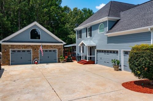 303 Singletree Trce, Holly Springs, GA 30114-7680