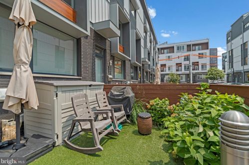 1124 American St, Philadelphia PA  19123-1514 exterior
