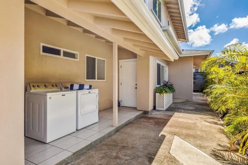 269 Halemaumau St, Honolulu HI  96821-2056 exterior