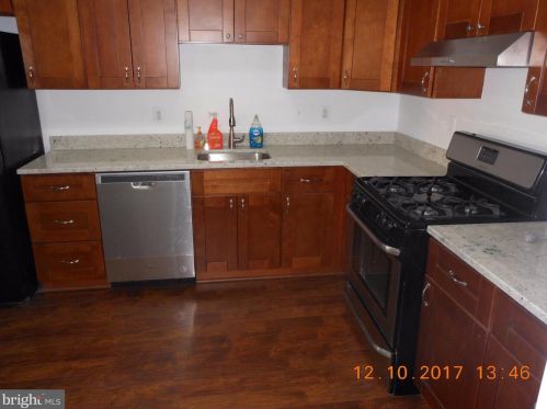 4039 Chetham Way, Woodbridge VA  22192-5081 exterior