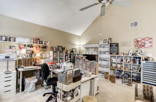 2210 Meadowstone Dr, Carrollton TX 75006-2642 exterior