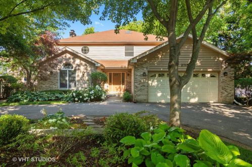 2715 Arlington Heights Rd, Arlington Hts, IL 60004-2151