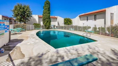 2501 Sunflower Ave, Santa Ana CA  92704-7532 exterior