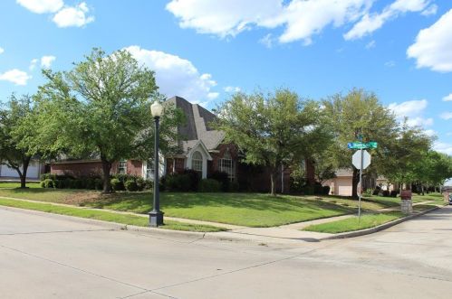 8501 Layna Ct, Fort Worth TX  76182-6743 exterior