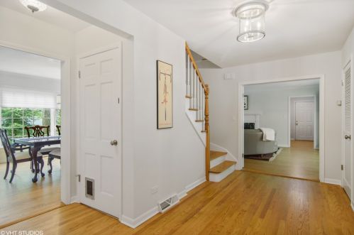 2 Anglican Ln, Half Day, IL 60069-3316