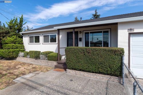 25742 Underwood Ave, Hayward, CA 94544-2712