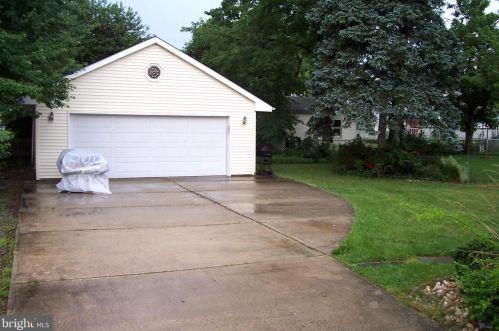 156 Natrona Ave, Trenton, NJ 08619-4214