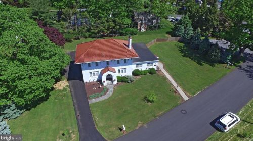 25 Roosevelt Blvd, Lancaster PA  17601-4039 exterior