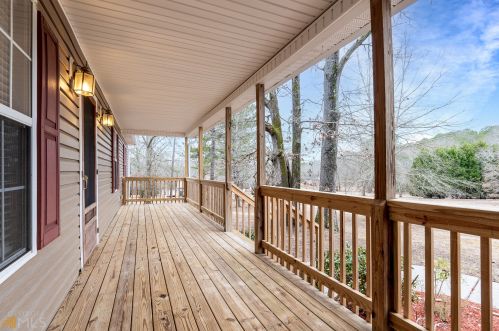109 Bridgewater Dr, Jackson, GA 30233-3827