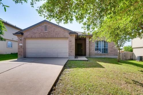 339 Oxford Dr, Uhland TX  78640-5795 exterior