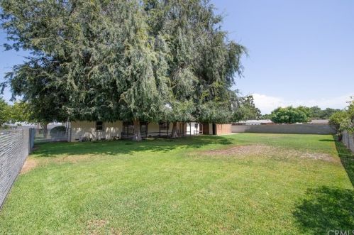 5550 Jurupa Ave, Riverside CA 92504-1252 exterior