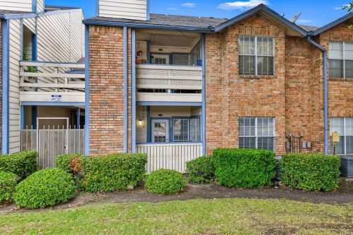 1601 Marsh Ln, Carrollton TX  75006-5200 exterior