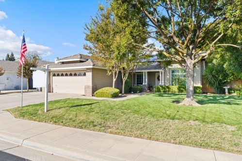 2745 Beverly Ave, Clovis, CA 93611-6942