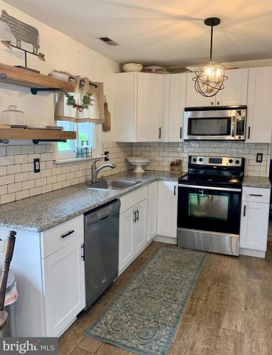 6490 Heatherfield Way, Harrisburg, PA 17112-3211
