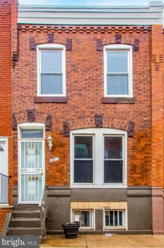 2510 Iseminger St, Philadelphia, PA 19148-4318